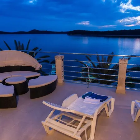 Cezar Apartman Rogoznica