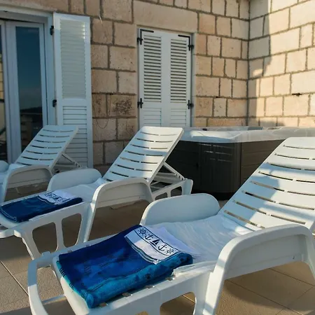 Cezar Apartman Rogoznica