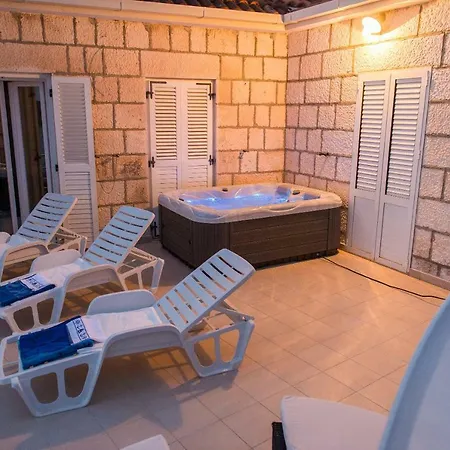 Cezar Rogoznica (Sibenik-Knin)