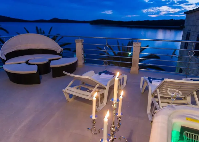 Cezar 罗戈兹尼察